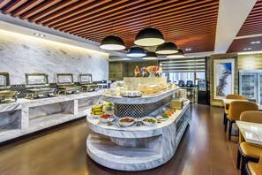 Daily buffet breakfast for a fee - JINGDUHUI Hotel (Dongguan)