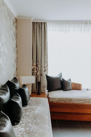 Premium bedding, in-room safe, desk, soundproofing - Hotel Ars Vivendi München (Munich)