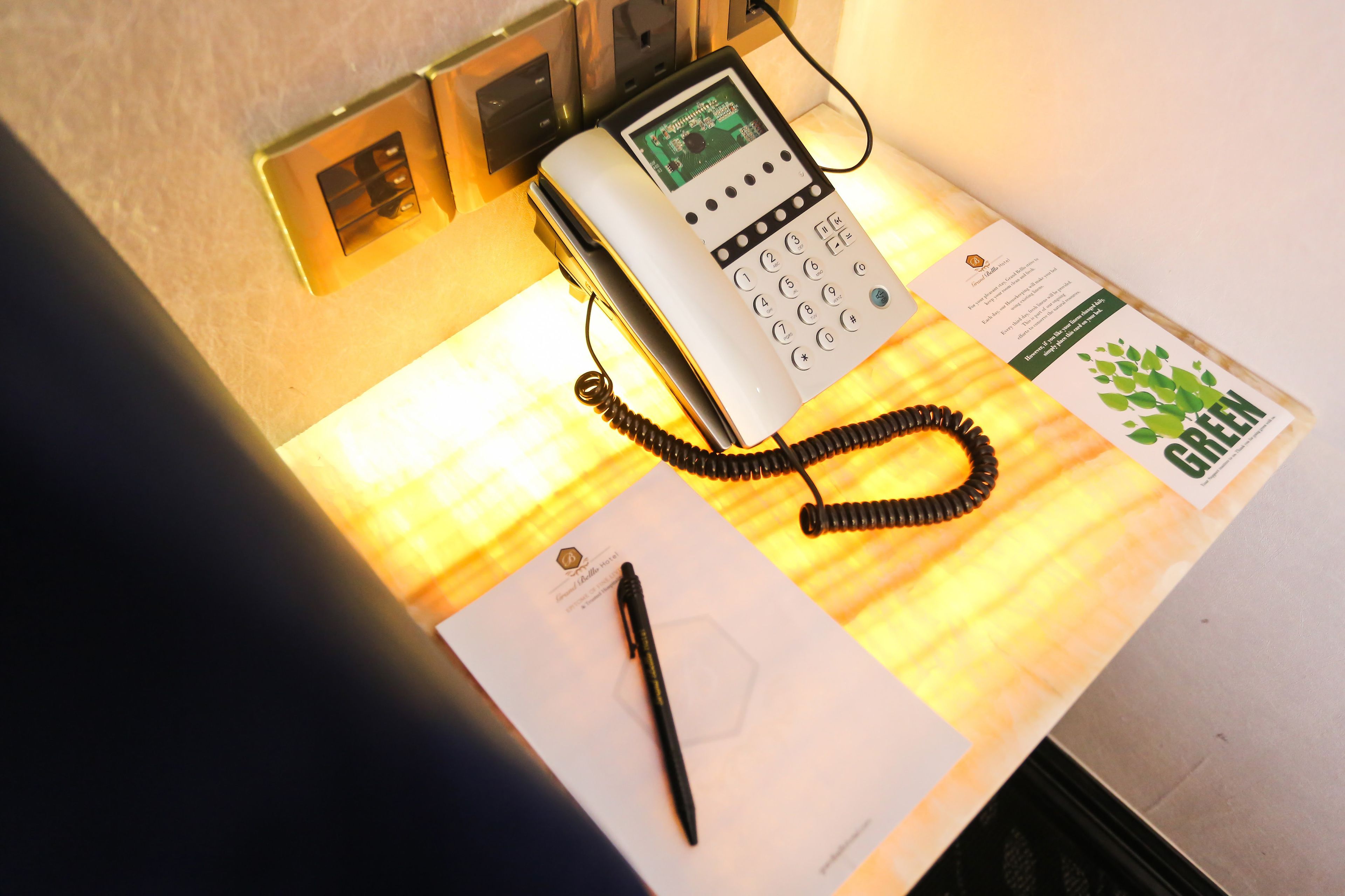 suite | in-room safe, desk, iron/ironing board, rollaway beds