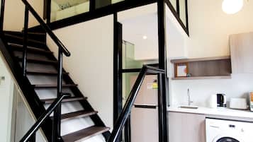 Premium Loft | In-room safe, desk, laptop workspace, blackout curtains