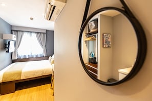 Studio, 1 Queen Bed (Lift access until 4th floor only) | In-room safe, desk, laptop workspace, blackout curtains - Heritage Collection on Clarke Quay - A Digital ApartHotel (Singapore)