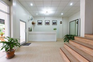 Meja sambut tetamu