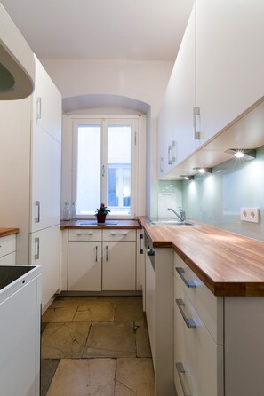 Apartment, 2 Bedrooms ( T3 ) | Private kitchen