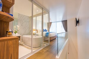 Duplex Suite with Pool Access