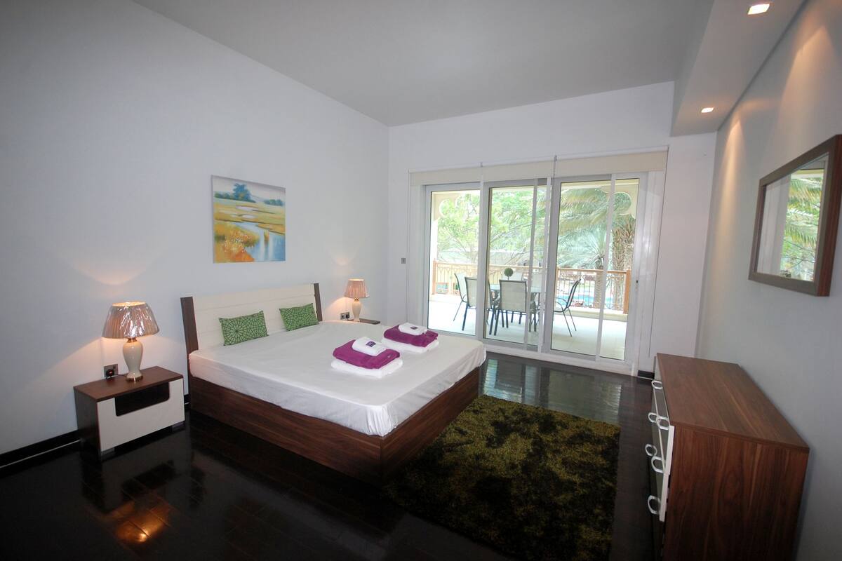 2 bedrooms, in-room safe, blackout curtains, iron/ironing board