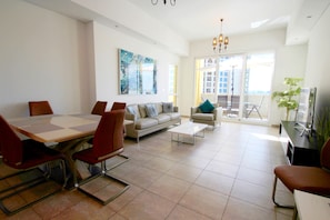 Living area - Kennedy Towers - Marina Residences 3 (Dubai)