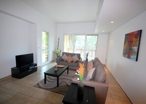 Living room - Kennedy Towers - Marina Residences 3 (Dubai)