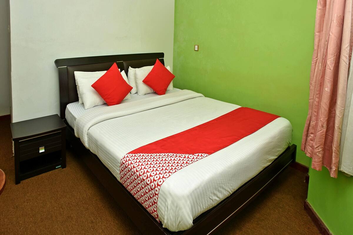 Standard Double Room | Premium bedding, minibar, desk, rollaway beds