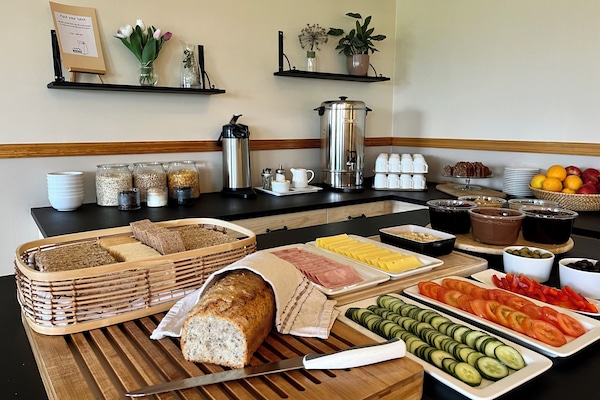 Desayuno de autoservicio incluido todos los días