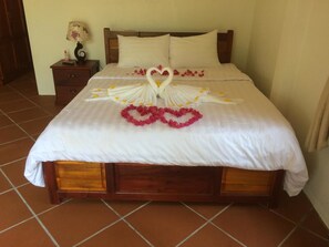 Minibar, coffres-forts dans les chambres, bureau, chambres insonorisées