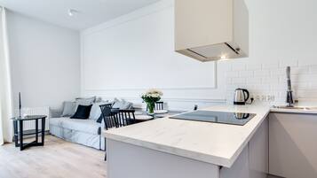 Apartment | Living area | Flat-screen TV