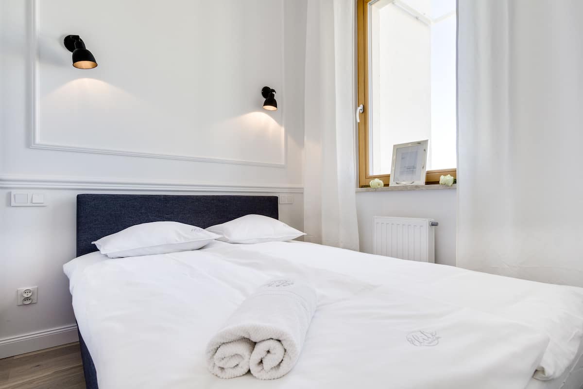 1 bedroom, iron/ironing board, WiFi (free), bed sheets
