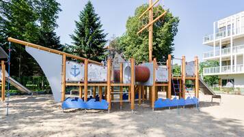 Children’s play area – outdoor