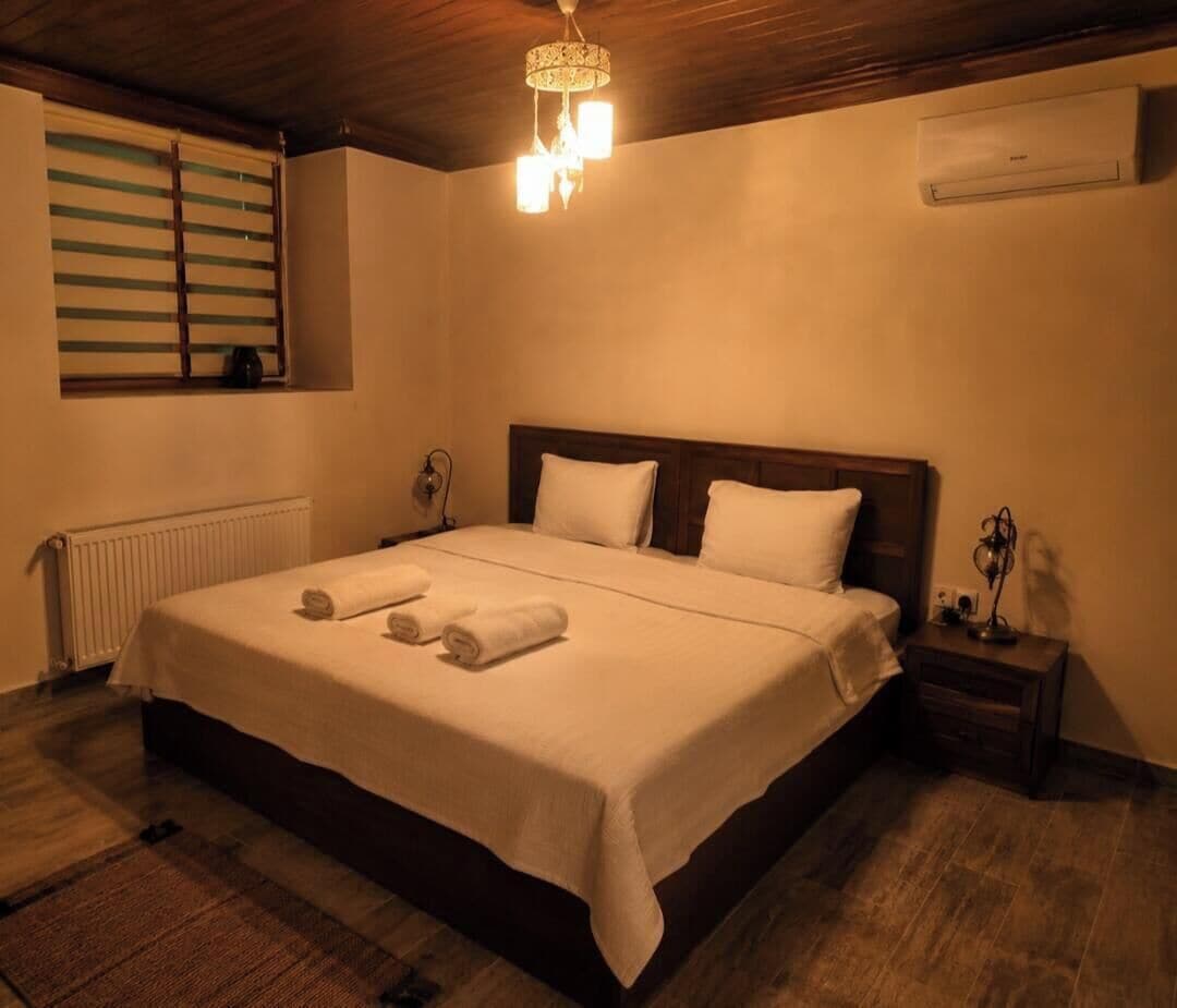Economy Double Room | Premium bedding, minibar, desk, WiFi (free)