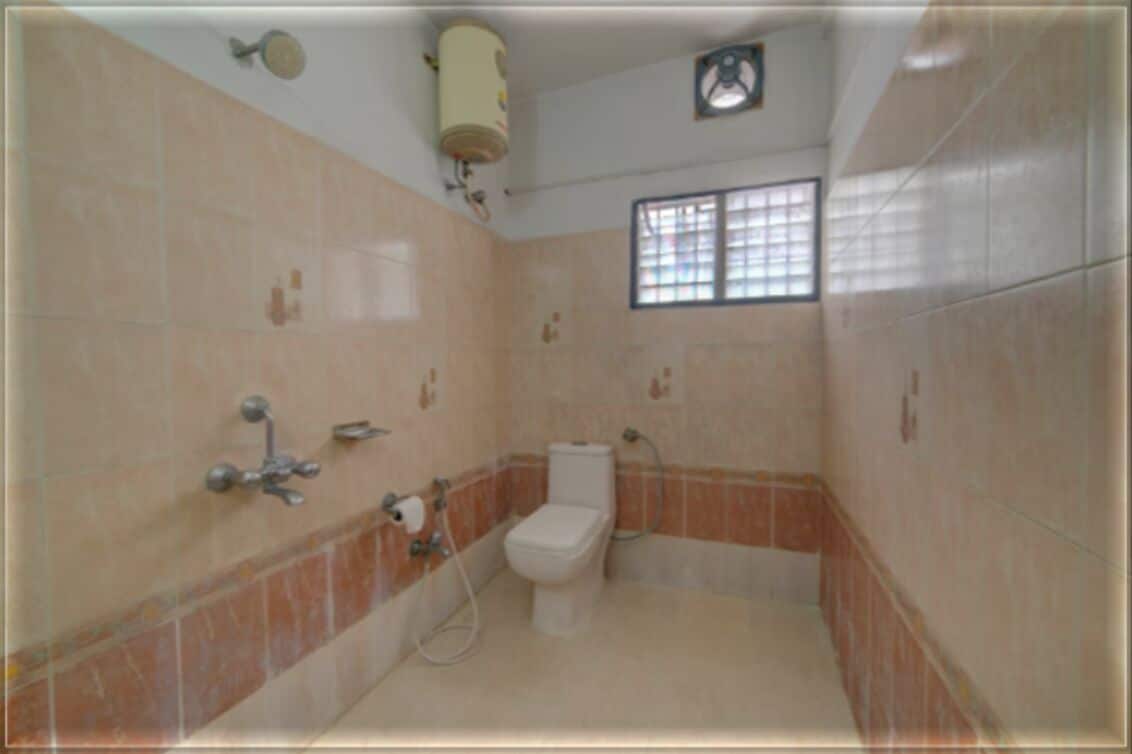 Dusj, toalettartikler (inkludert) og håndklær