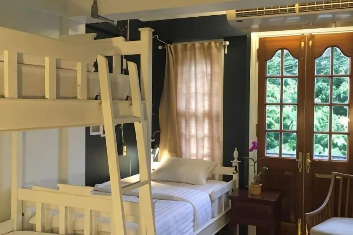 Rollaway beds, free WiFi