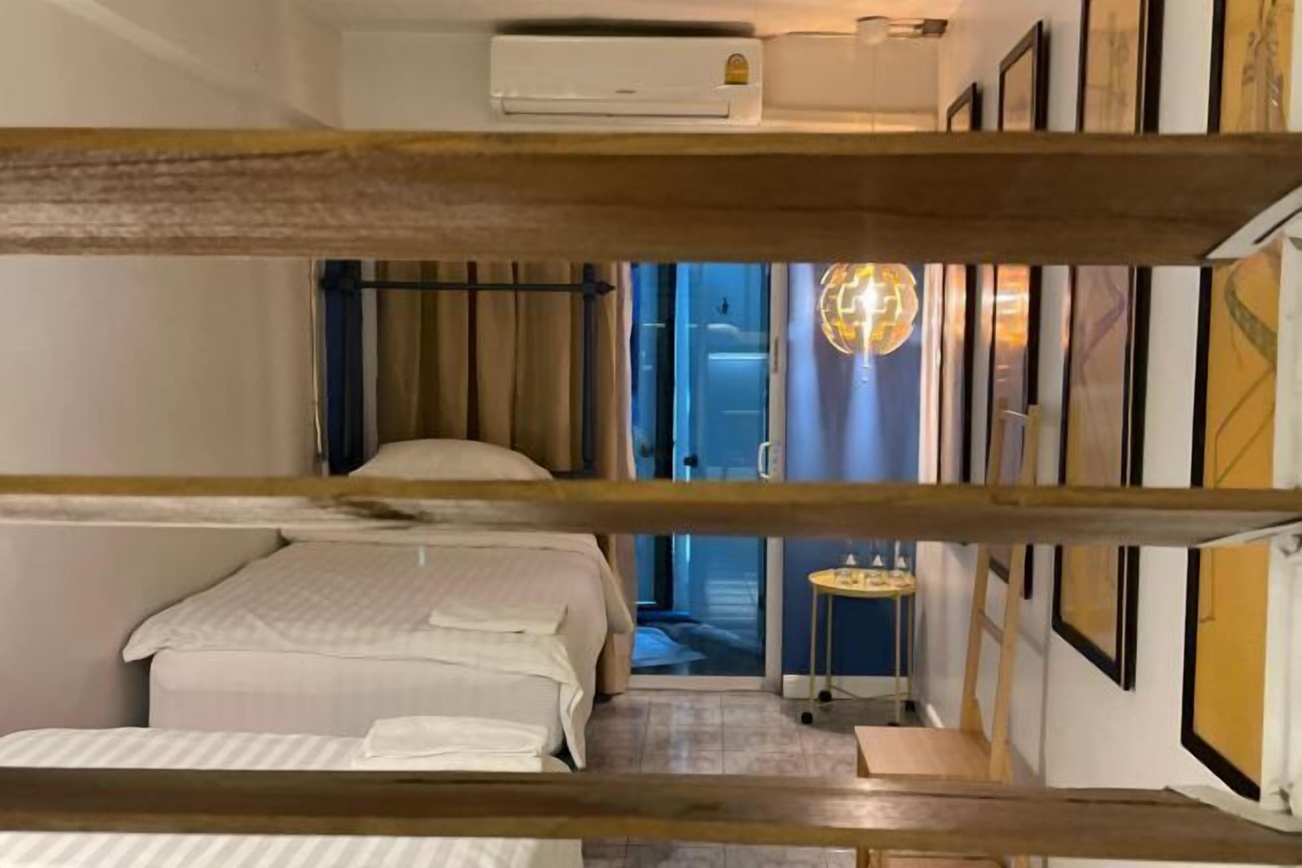 折叠床/加床（额外收费）、免费 WiFi