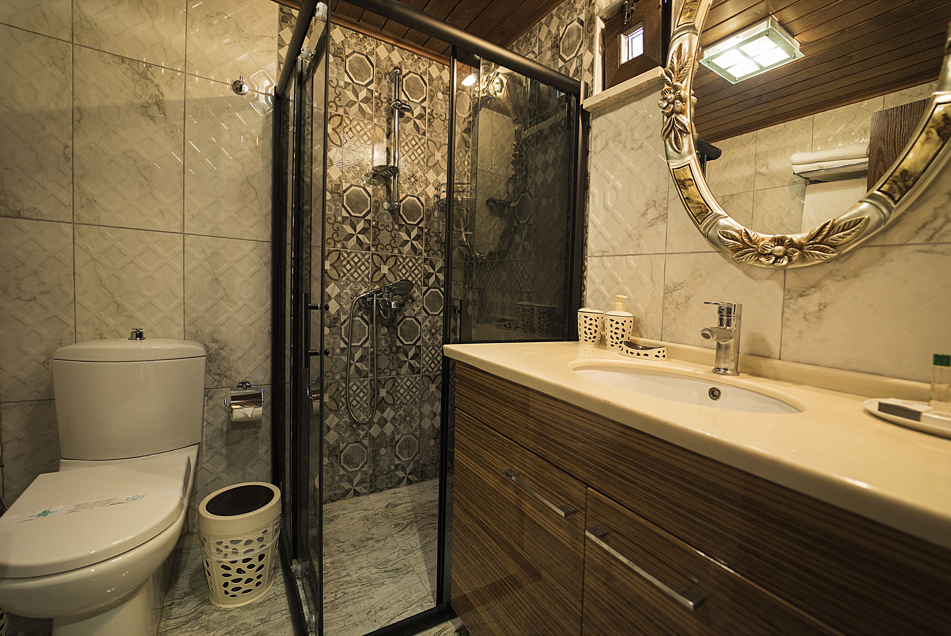 shower, free toiletries, hair dryer, slippers