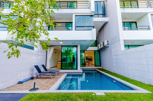 Seaview 3 Bedrooms Villa in Rawai Beach