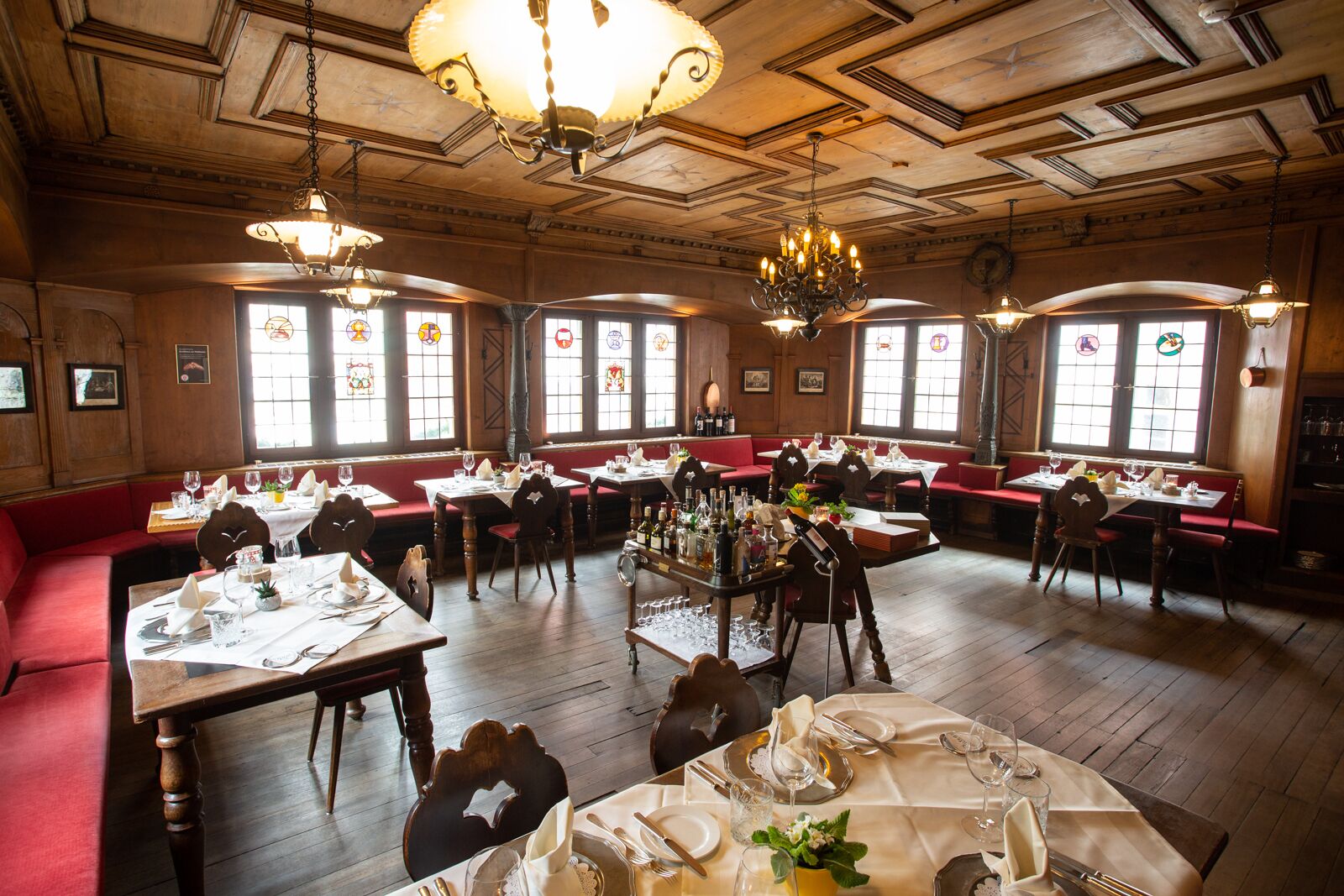 lunch and dinner served, regional cuisine