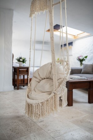 Sky Penthouse | Área de estar | TV LCD 66 cm com canais via satélite, TV