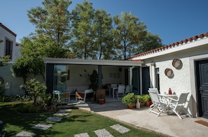 Exclusive-Studio, 1 Schlafzimmer, Nichtraucher, Gartenblick | Zimmersafe, individuell dekoriert, individuell eingerichtet