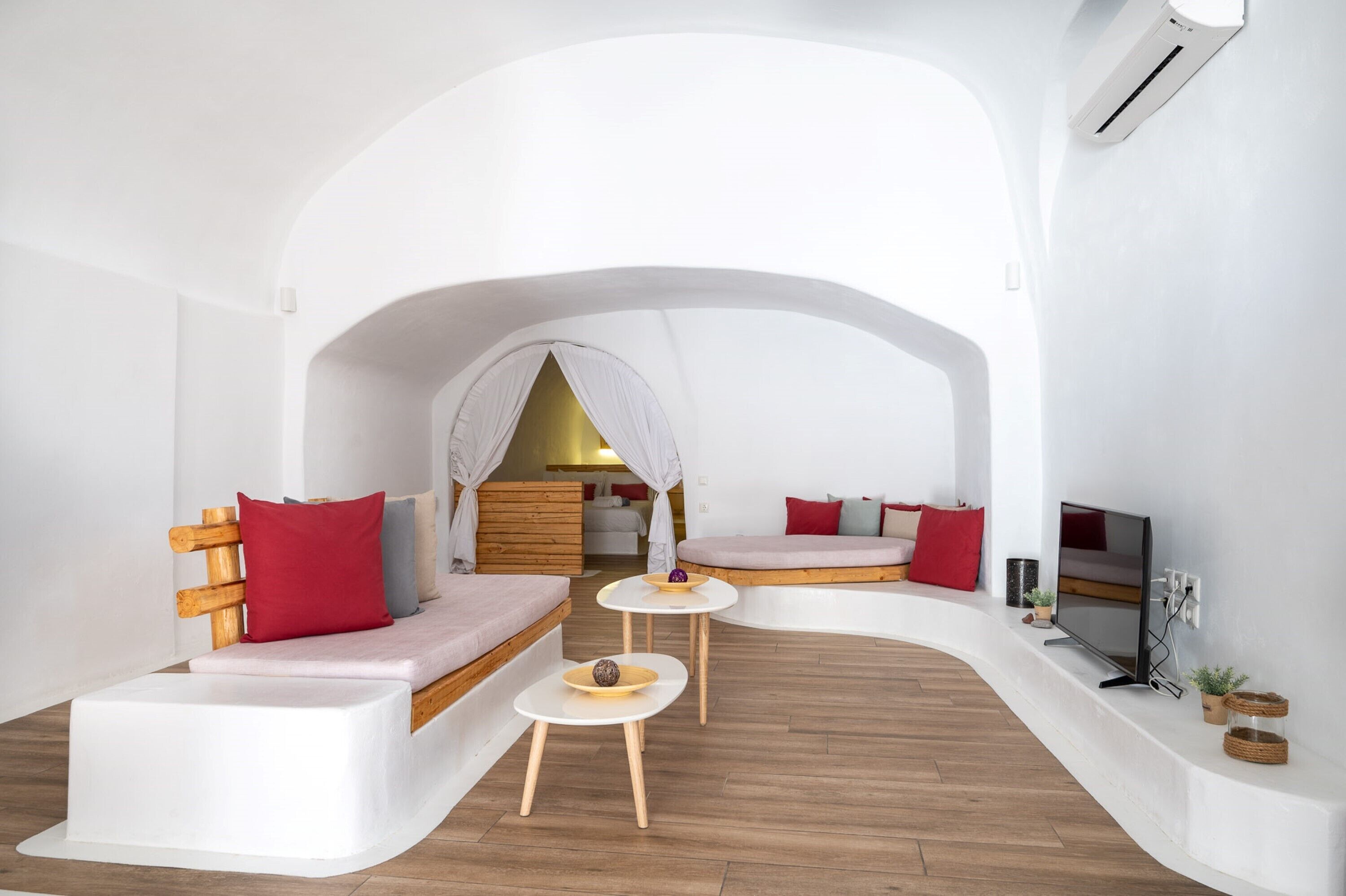 3-Bedroom Cave Residence with Hot Tub - Zacharakis | Oleskelualue | Älytelevisio, Netflix, suoratoistopalvelut