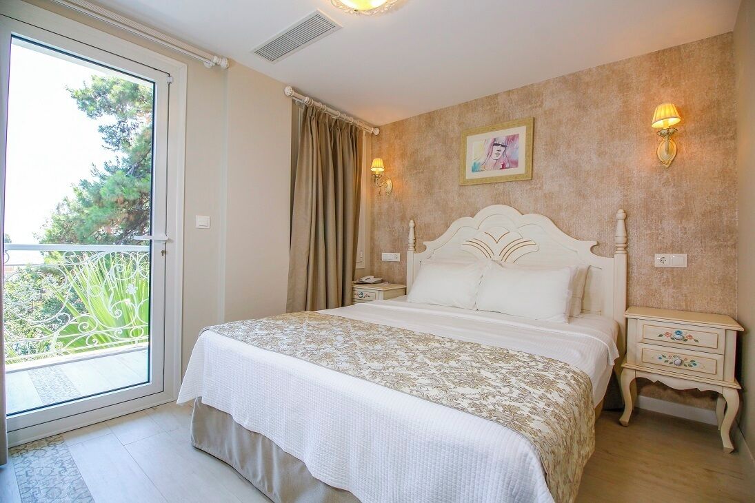 Minibar, coffres-forts dans les chambres, décoration personnalisée