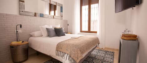 Apartment, 1 Bedroom, Ground Floor (Casa Mariana 1) | Iron/ironing board, free WiFi, bed sheets