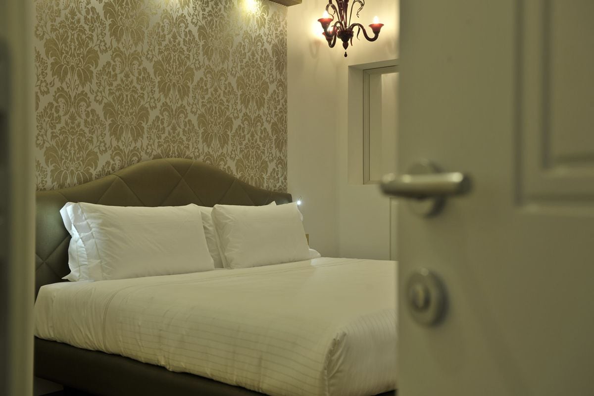 comfort double or twin room | down duvets, minibar, in-room safe, desk