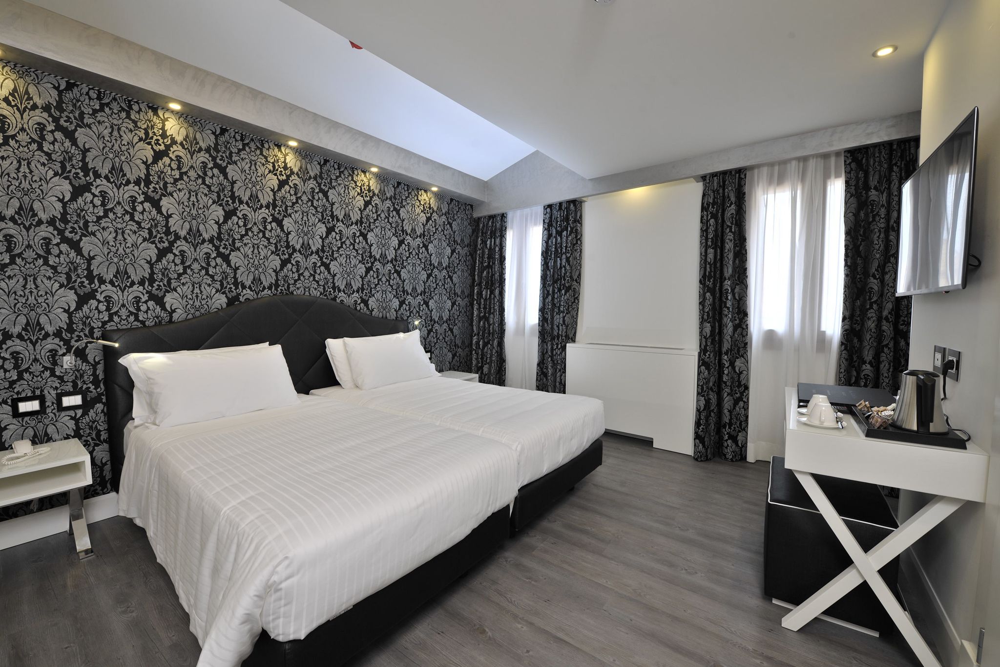 superior double or twin room | down duvets, minibar, in-room safe, desk