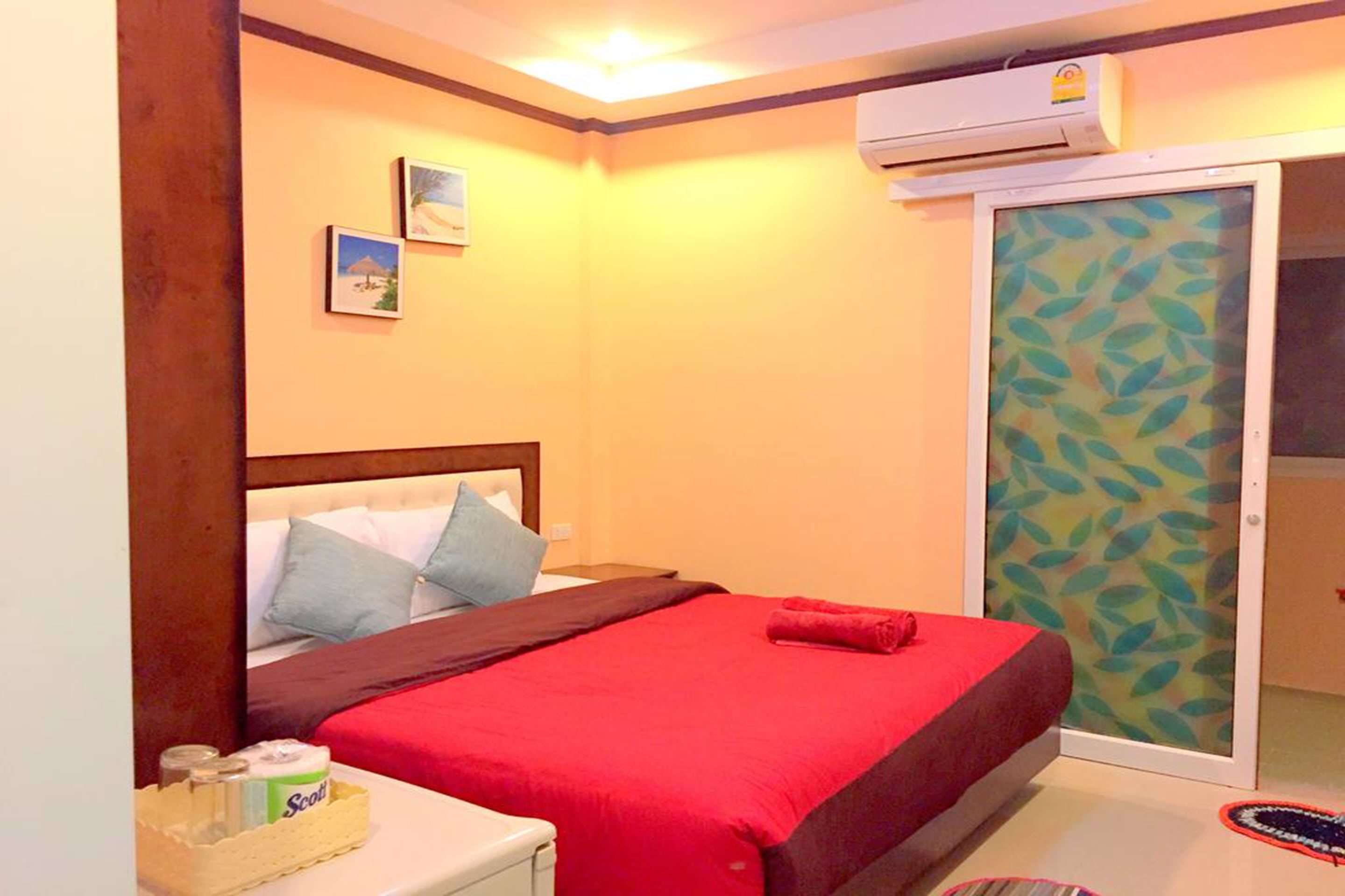 In-room safe, blackout curtains, free WiFi