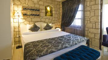 Classic Suite | Premium bedding, memory-foam beds, minibar, in-room safe