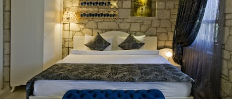 Classic Suite | Premium bedding, memory foam beds, minibar, in-room safe