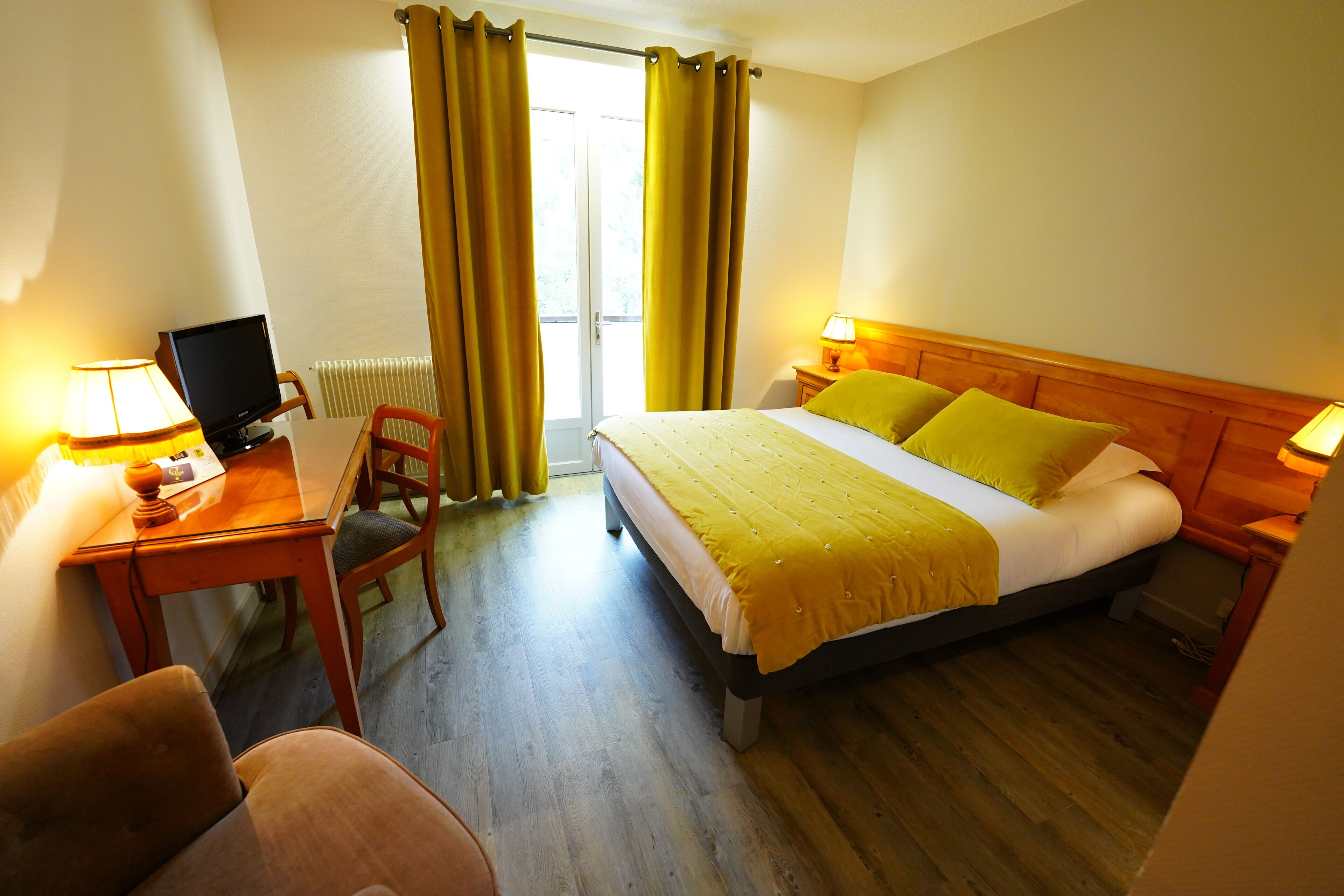 standard double room, balcony | desk, soundproofing, free cots/infant beds, free wifi