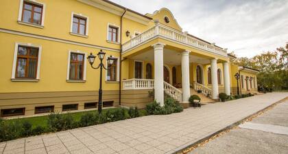 Hotel Plauter Kúria