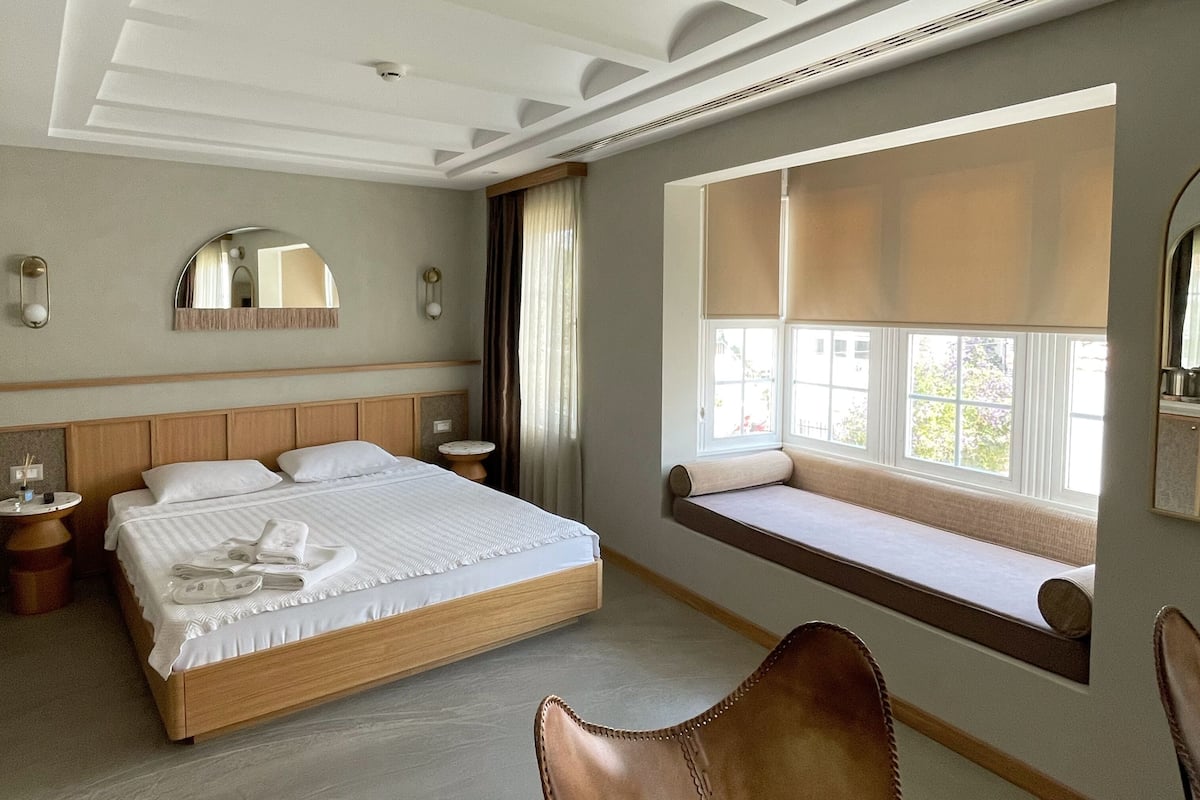 Deluxe Double Room, 1 King Bed, City View, Executive Level
