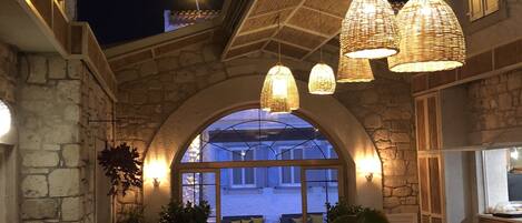 Vista frontal de la propiedad