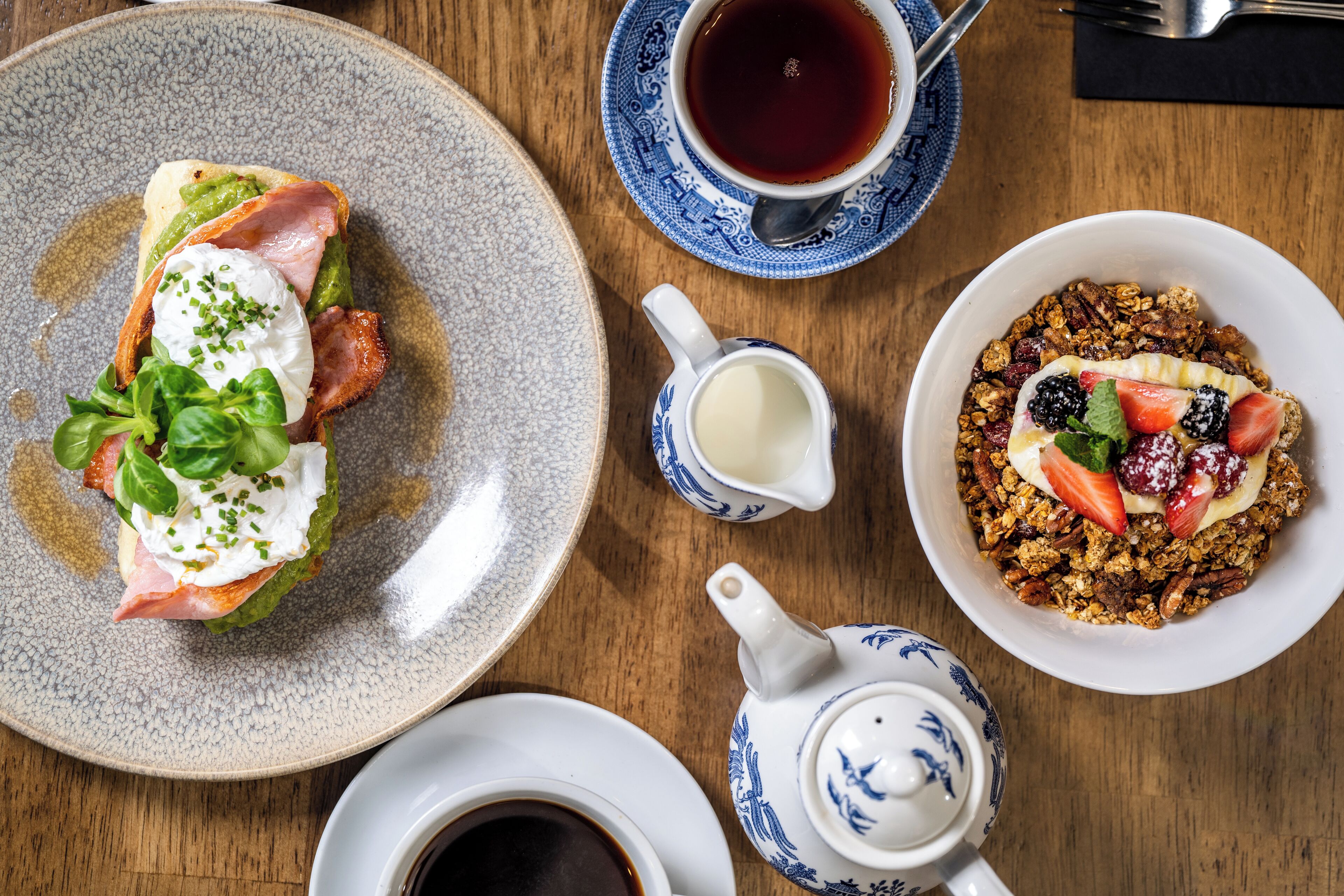 daily full breakfast (gbp 12 per person)