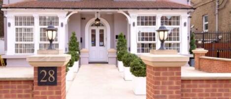 Fachada del alojamiento