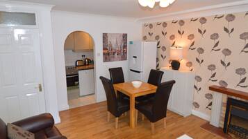 Superior Apartment, 2 Bedrooms, Kitchen, City View | Living area | 32-inch flat-screen TV with cable channels, TV