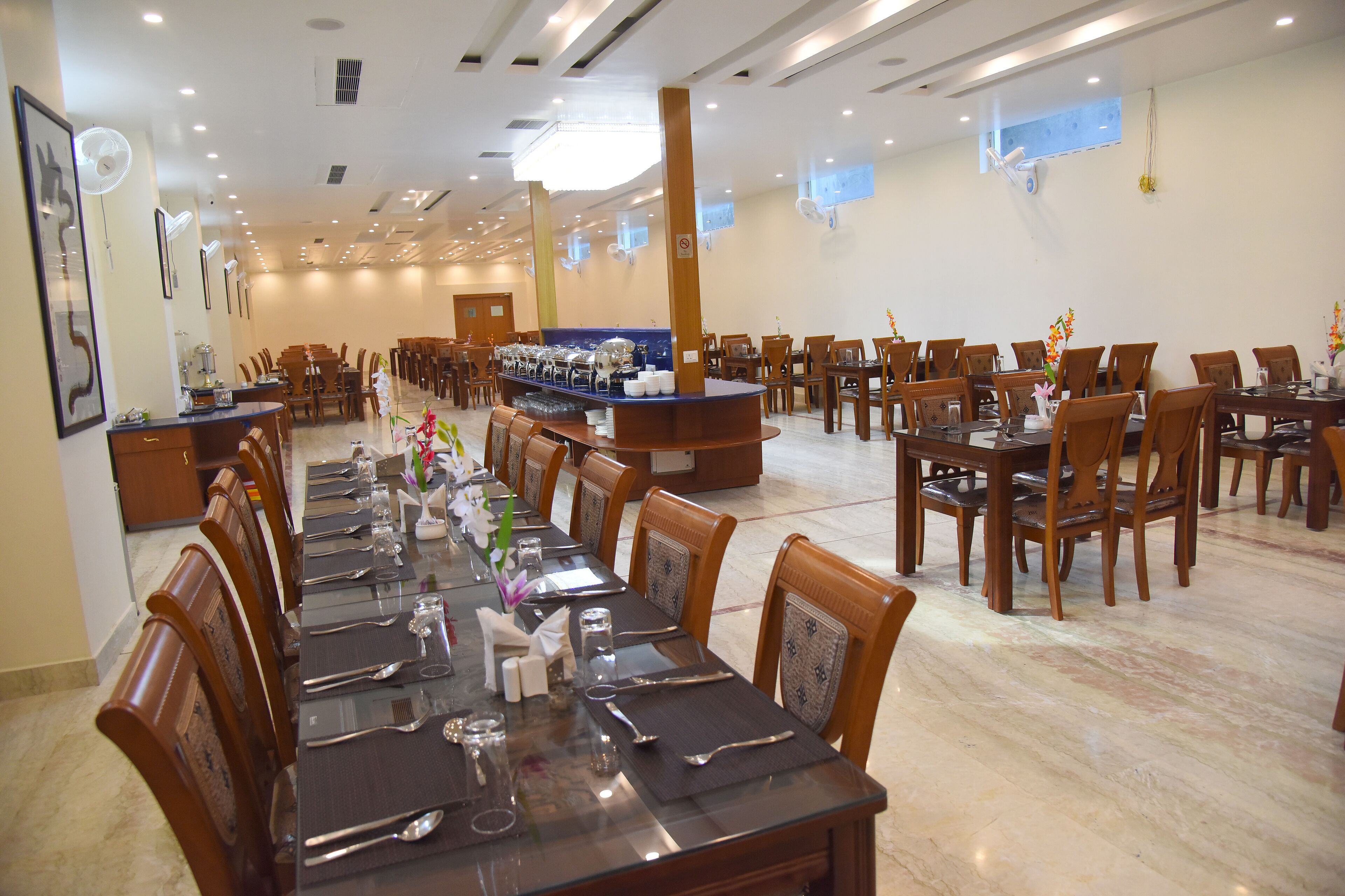 Desayuno buffet todos los días (con cargo) 