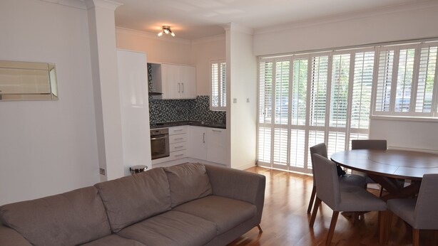 Deluxe-Apartment, 2 Schlafzimmer, barrierefrei, Flussblick | Wohnbereich