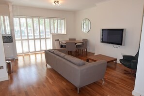 Living room - Portobello Quay (Dublin)