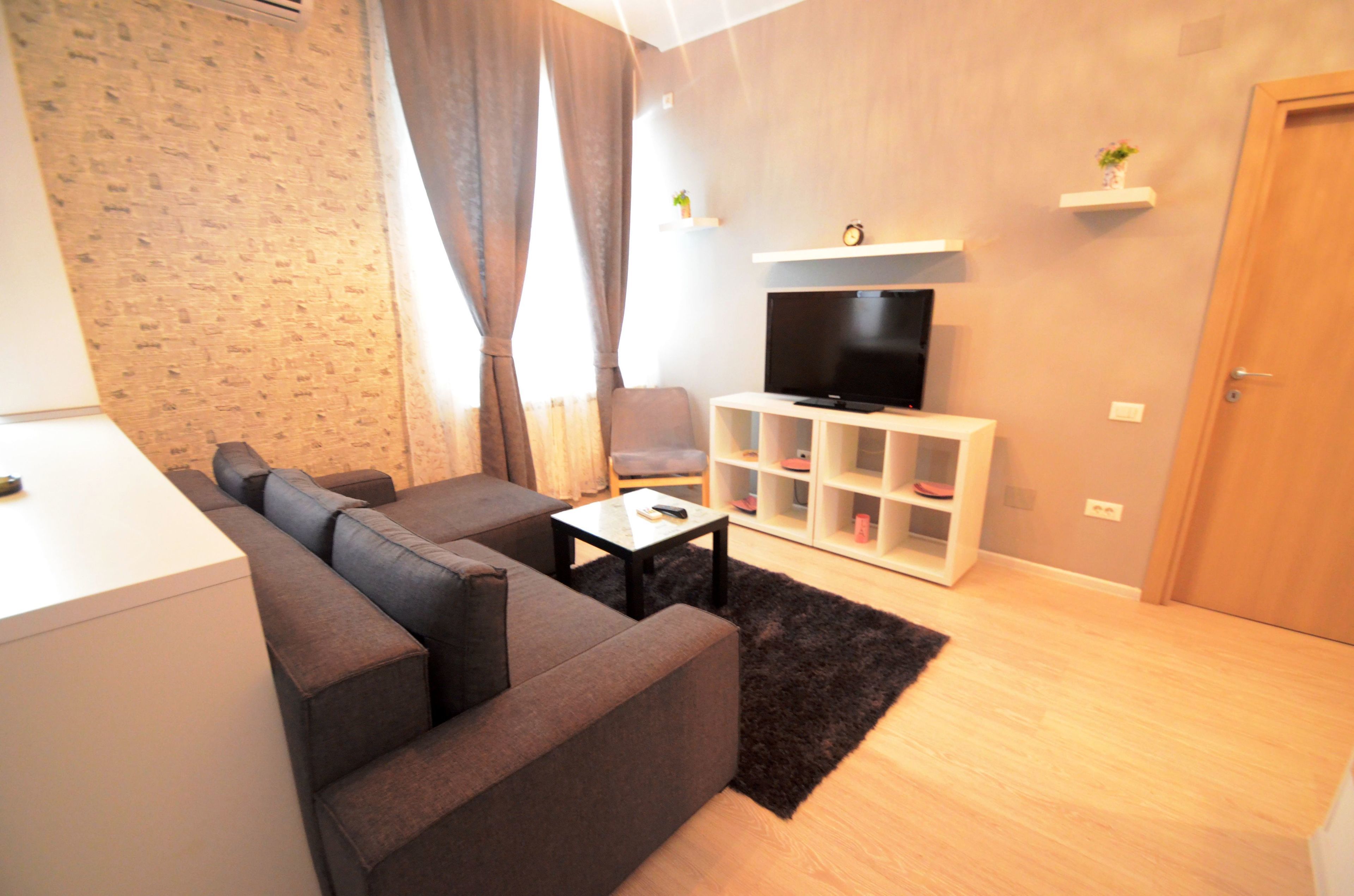 apartment - ground floor 3 | living area | led tv