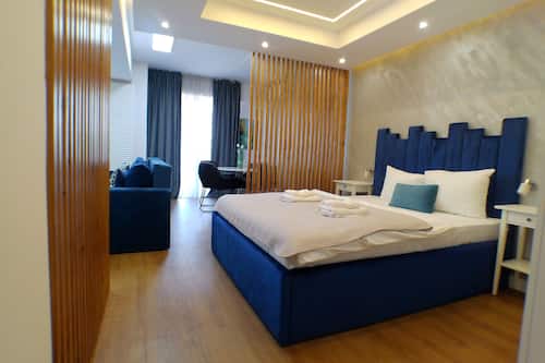 Superior Studio 09 | Soundproofing, iron/ironing board, free WiFi, bed sheets