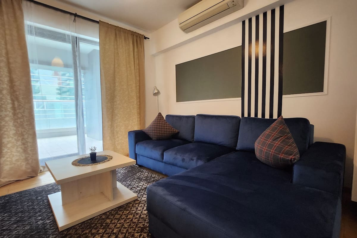 Apartament 2 Bedrooms C5 | Area soggiorno | TV LED