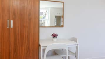 Standard Studio Apartment | In-room dining