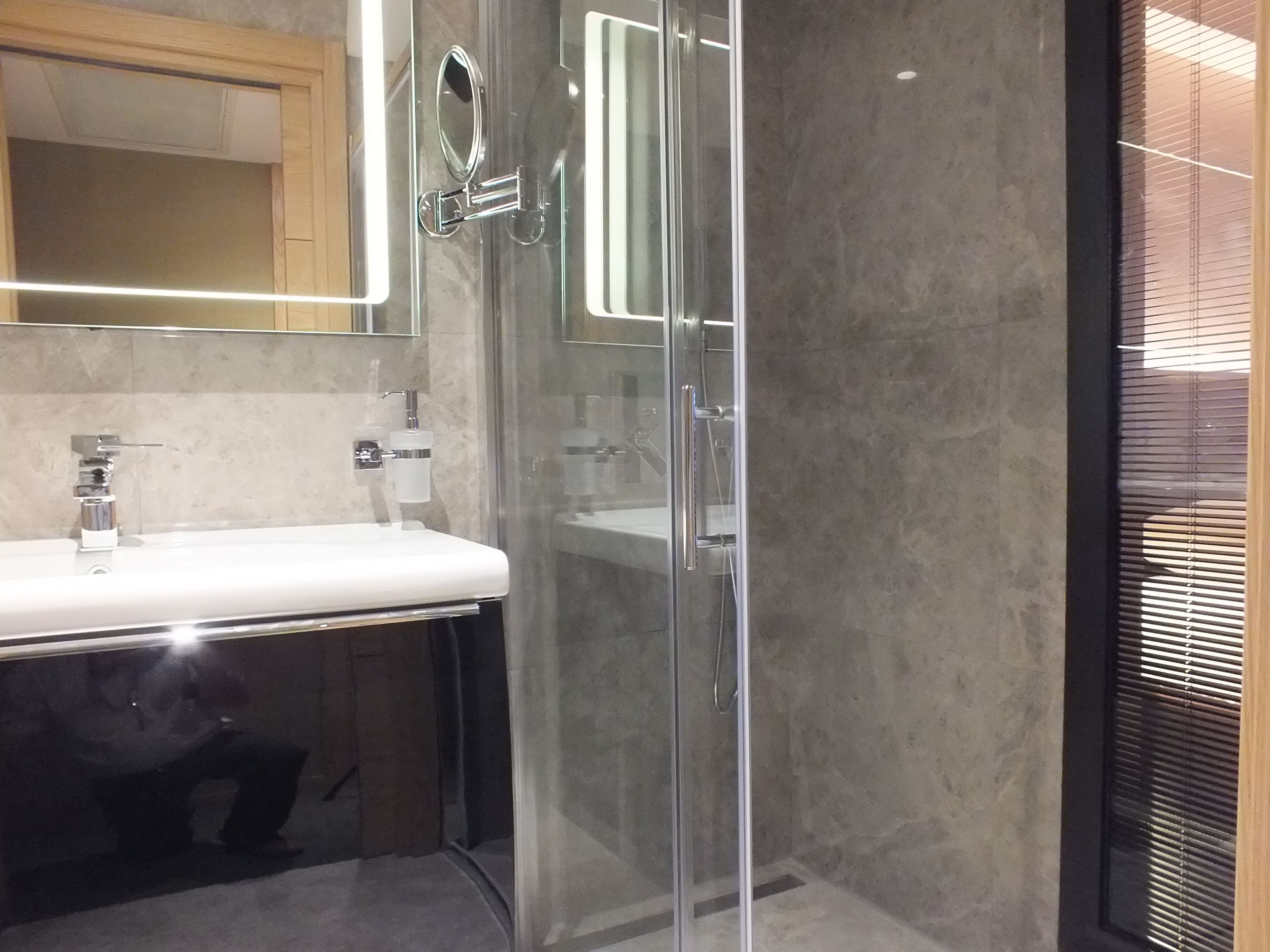 shower, free toiletries, hair dryer, slippers