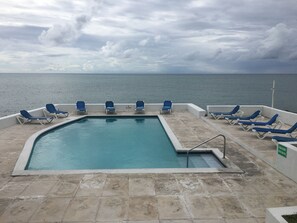 2 outdoor pools - Delaporte Point Oceanfront Townhouse (Nassau)